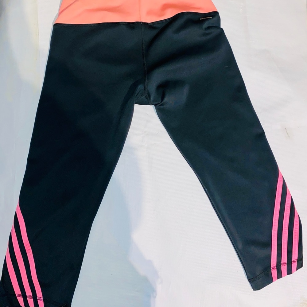 Adidas like new workout Capri size large